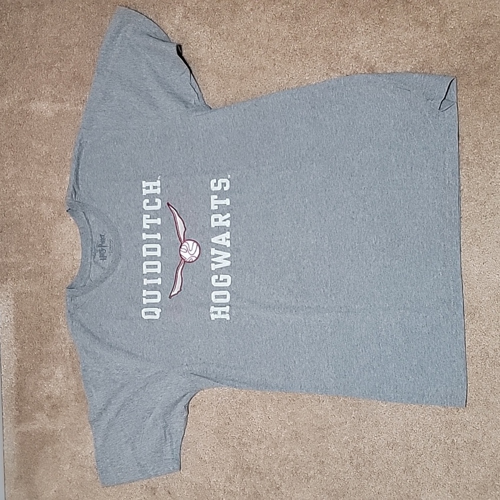 HOGWARTS QUIDDITCH TEE